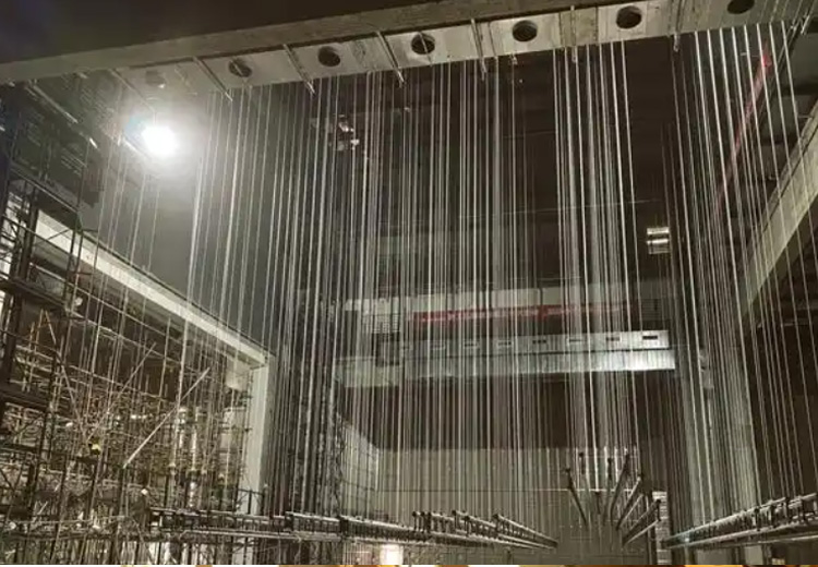 Design principles of stage suspender